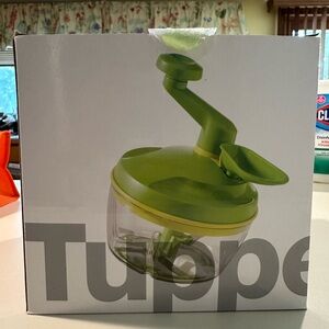 Tupperware Lime Green Hand-Crank Chopper